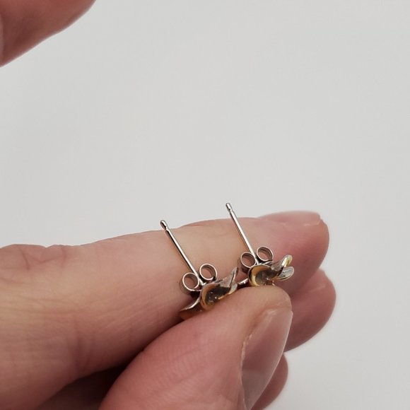 Gold Over 925 Sterling Silver Cute Tarnished Flower CZ Stud Earrings - Picture 3 of 6